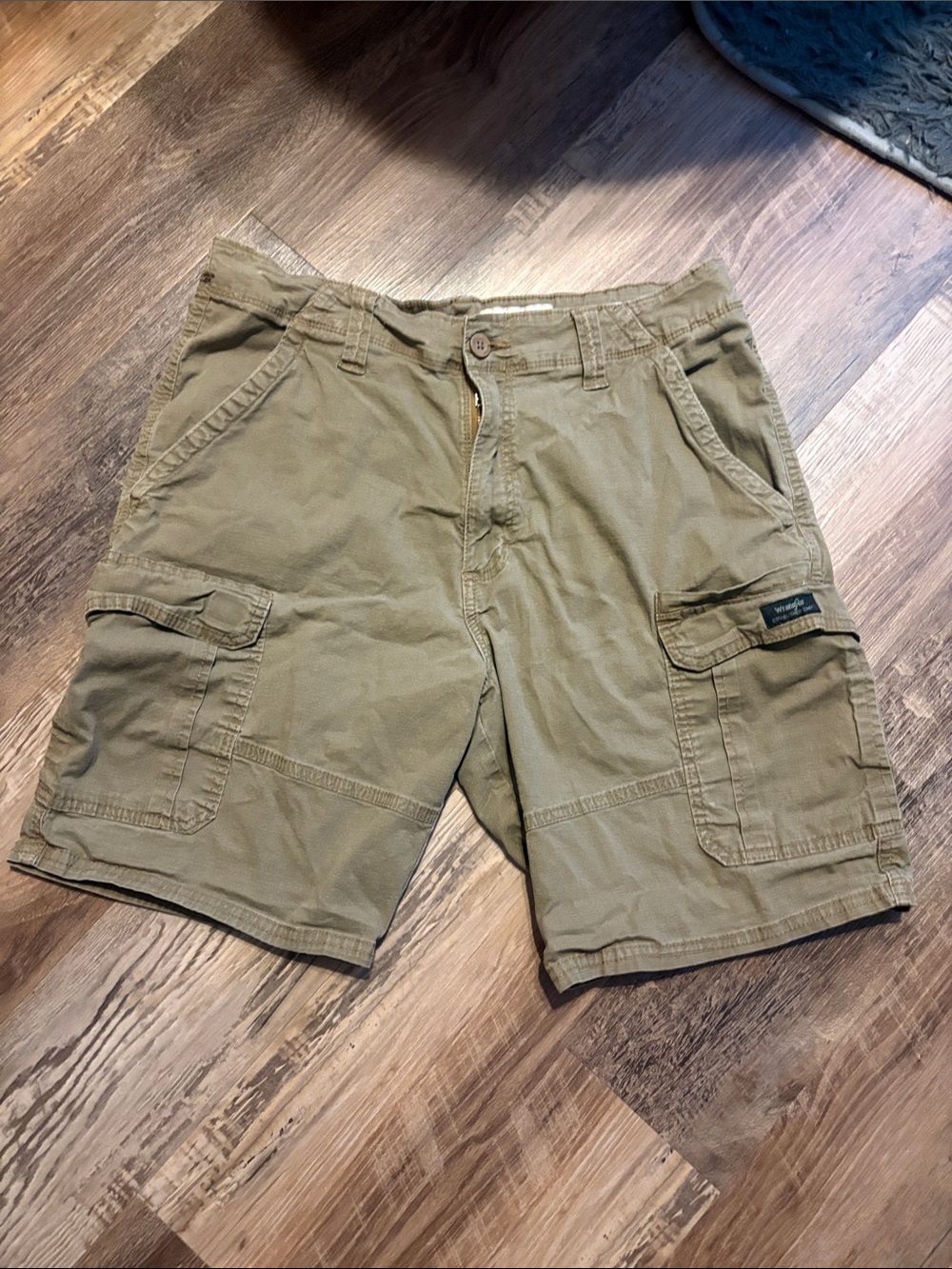 Wrangler Men's Cargo Shorts in Khaki/Tan